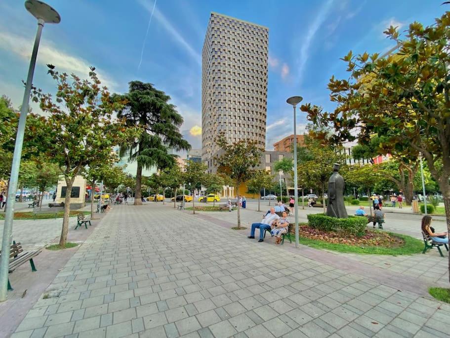 City Centre Big Art'Partment Heart Of The Capital تيرانا المظهر الخارجي الصورة